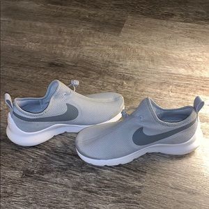 Nike Tennis Shoes